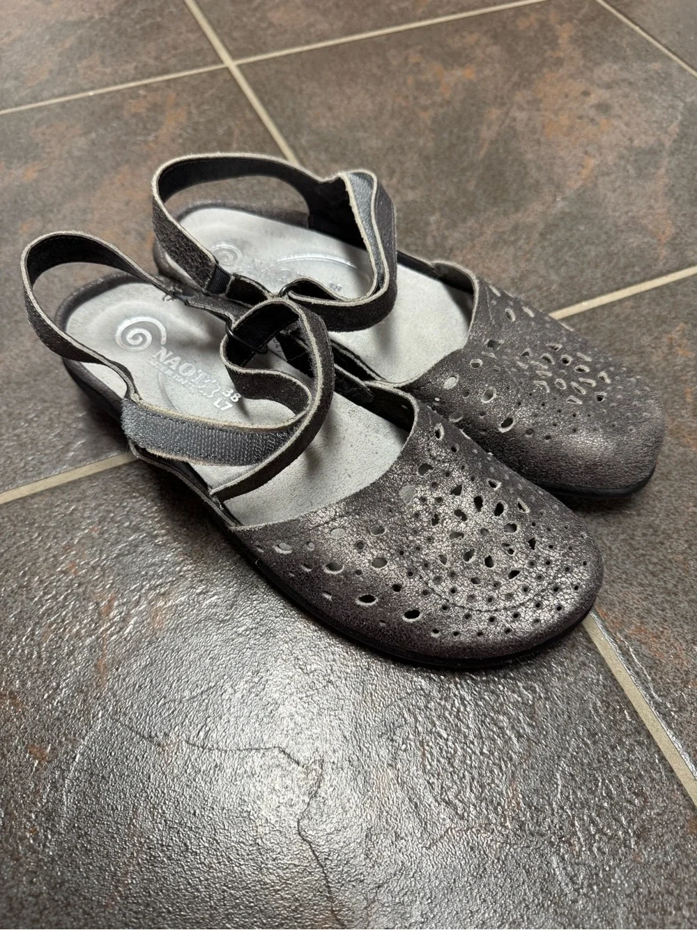 Naot Arataki Perforated Leather Slingback Mary Jane Flats Shoes Metallic Gray 7